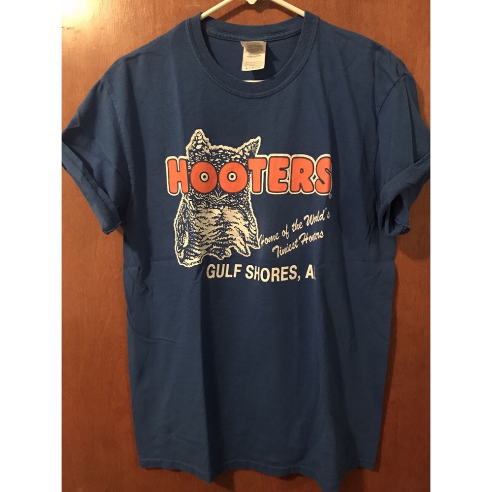 HOOTERS T-Shirt